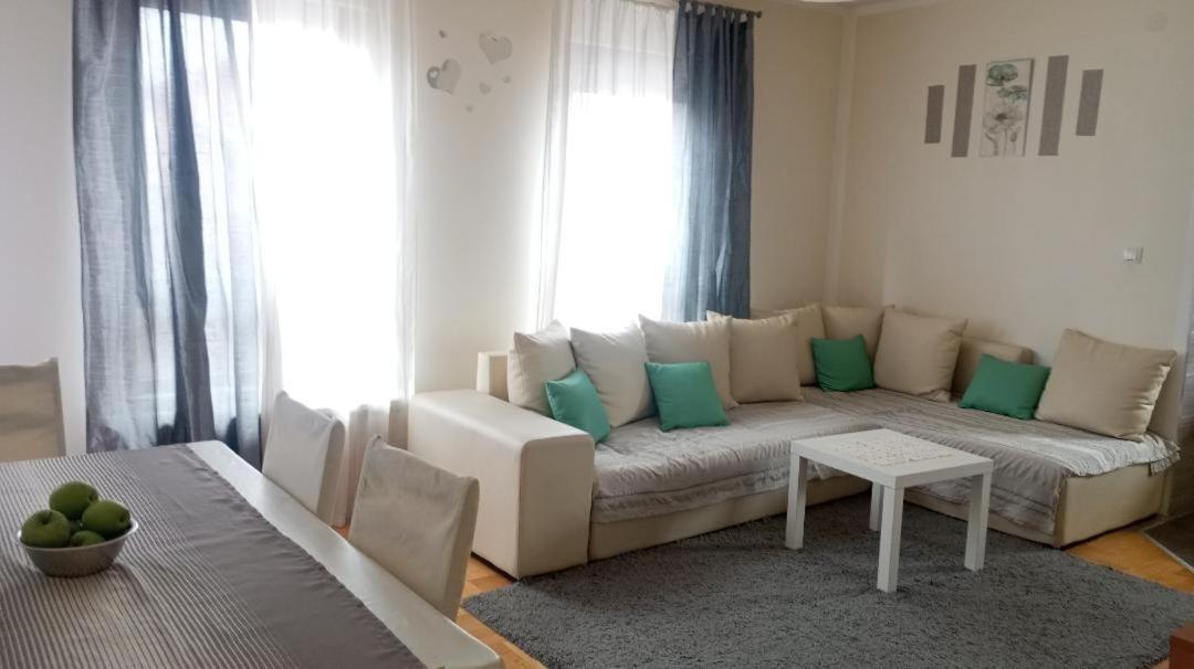 Apartman Gana Altina Lux Белград Екстер'єр фото