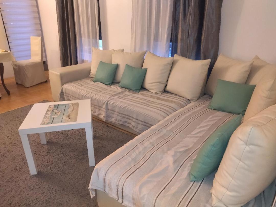 Apartman Gana Altina Lux Белград Екстер'єр фото